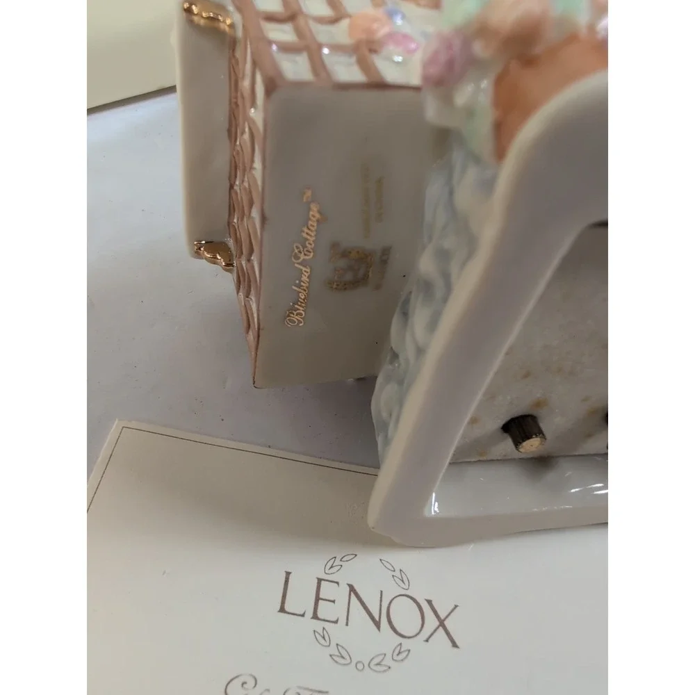 Lenox‎ Bluebird Cottage Musical Birdhouse Gold Trim